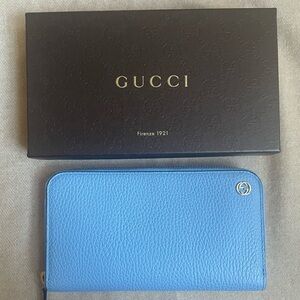 Brand NEW Authentic GUCCI Leather zipper wallet- light blue
